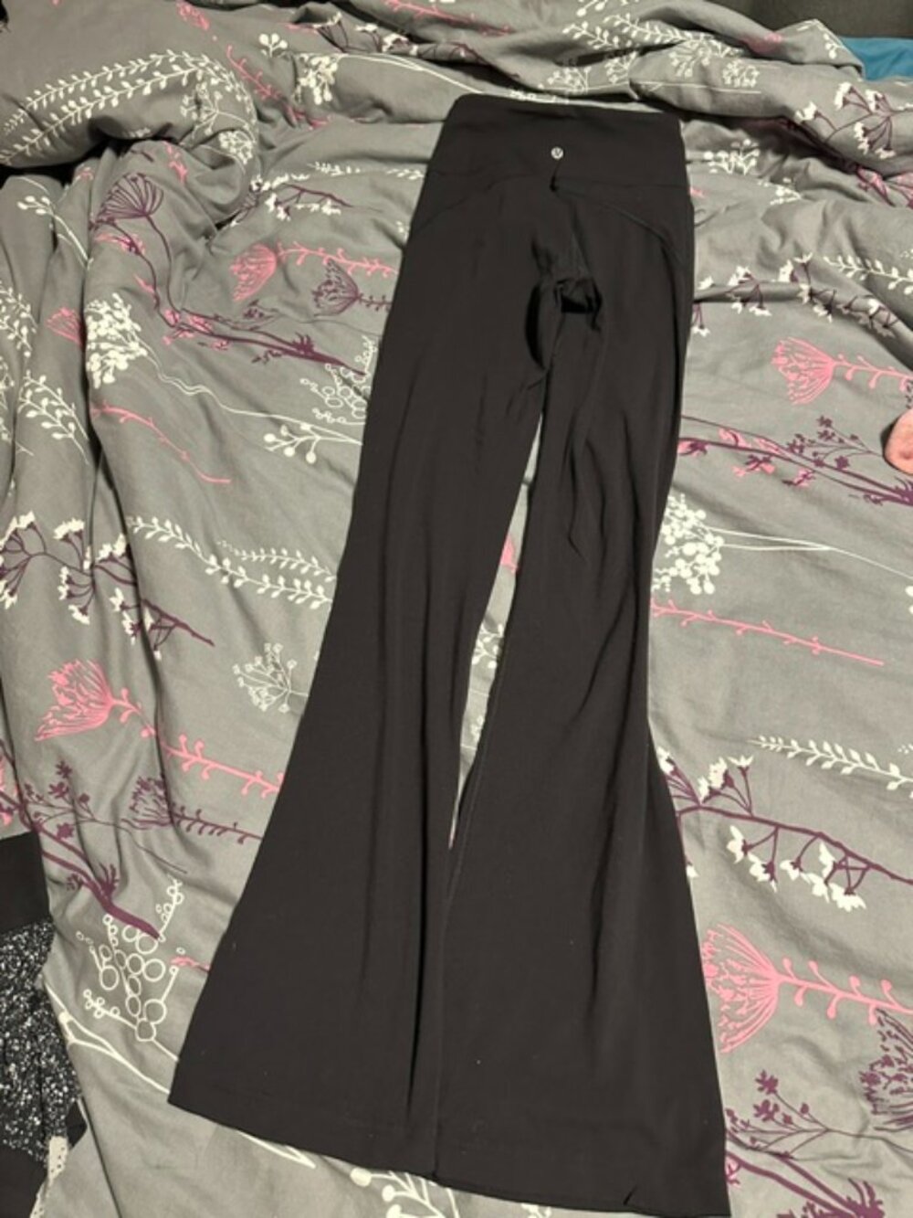 Lululemon flared pants size 4